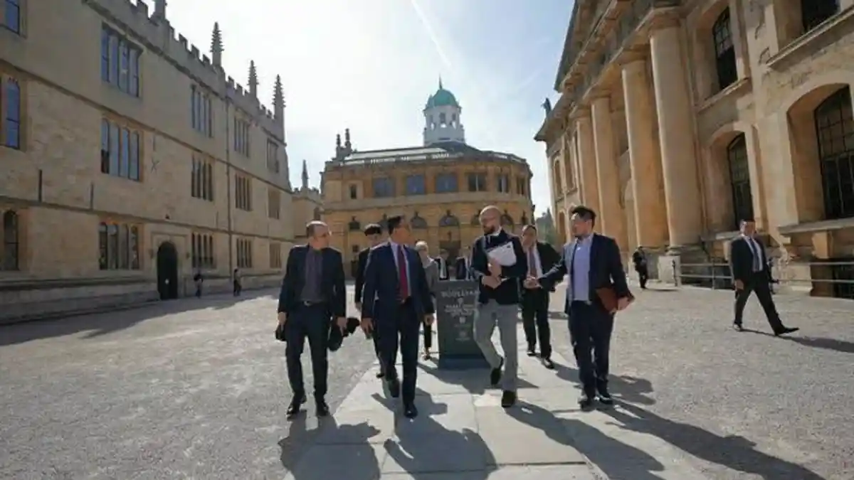 Temui Teman Baik Dosen Pembimbingnya, Anies Baswedan Datang ke Oxford University: Makan Malam