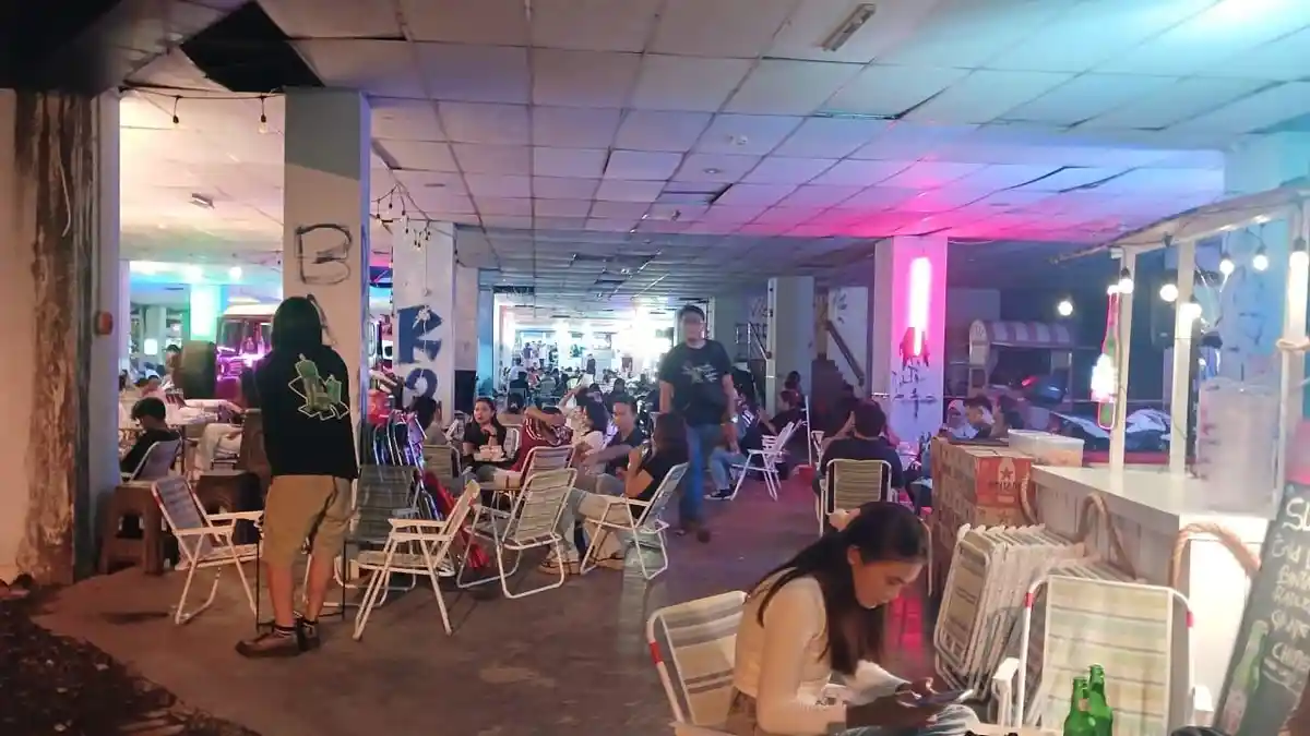 Eclat dan SunBae, Tempat Nongkrong Asyik Nikmati Sunset di Teluk Manado