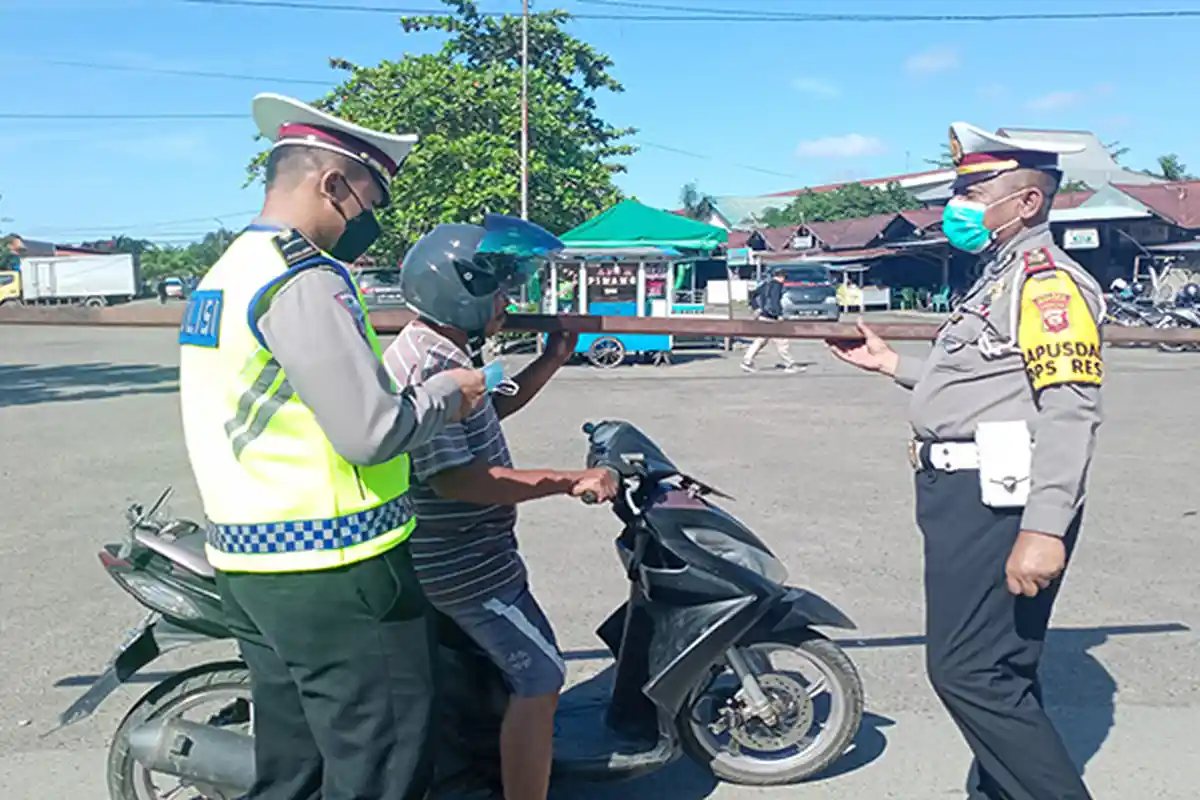 Warga Mempawah Dukung Operasi Zebra Kapuas 2021 Sebagai Ajang Imbauan Prokes dan Ajakan Vaksinasi