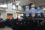 suasana-persiapan-rapat-paripurna-hut-ke-12-kabupaten-boltim-di-kantor-dprd.jpg