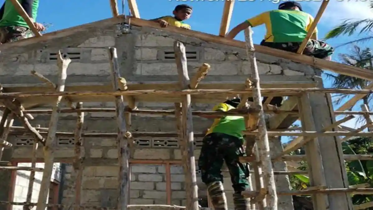 Satgas Pamtas RI-RDTL Sektor Barat Yonarmed 6/3 Kostrad Bakti Sosial Bersama Masyarakat