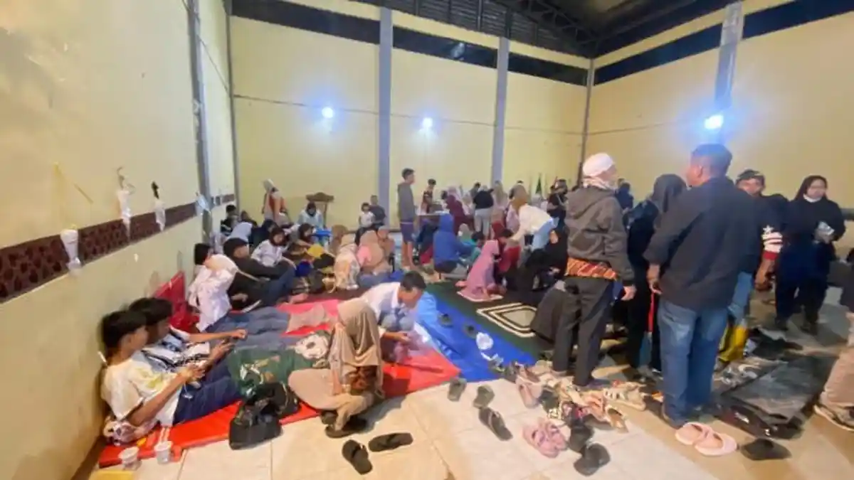 TERJADI LAGI Keracunan Massal MBG, 75 Pelajar di Bandung Muntah dan Demam, Diduga Daging Ayam Basi