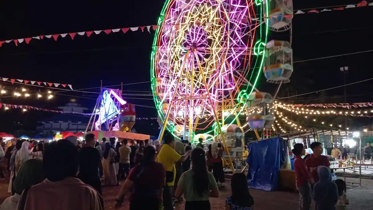 Ribuan Warga Padati Lapangan Dewa Ruci Tanjungpinang, Pasar Malam Jadi Magnet Hiburan