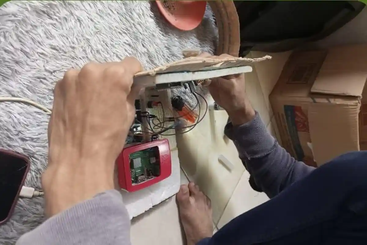 Mahasiswa Polinef Ciptakan Alat Pendeteksi Maling Helm Berbasis IoT, Raih Juara I2ASPO