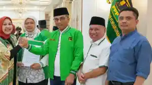 Nurhidayah-saat-menerima-rekomendasi-dari-Dewan-Pimpinan-Pusat.jpg