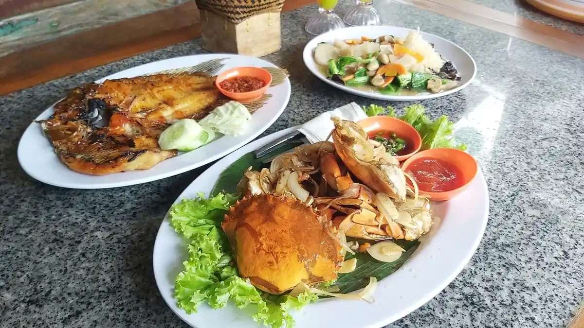 Kepiting - Gurami Bakar Madu Dapoer Tempo Doeloe Tegal, Jujugan Mahfud MD hingga Jenderal Andika