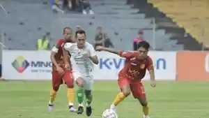 Laga-antara-PSMS-dan-PSPS-di-Stadion-Kaharuddin-Nasution-Rumbai-Pekanbaru.jpg