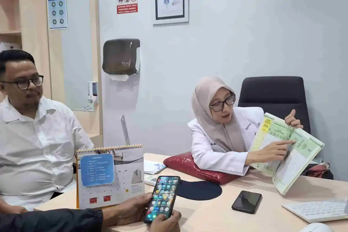 Anak Pendek Belum Tentu Stunting, Dokter Biodika Klinik Beberkan Peran Ibu dalam Tumbuh Kembang Anak - dokter-MErlyn2.jpg
