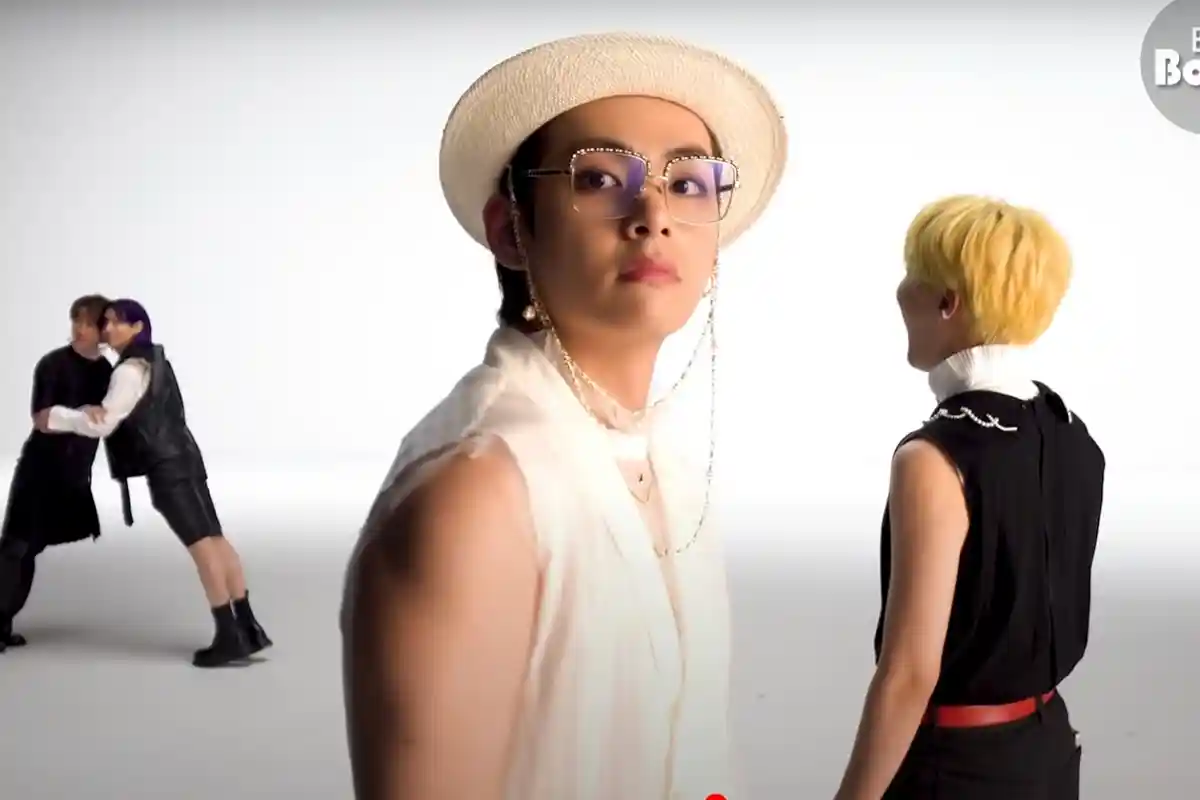 Dalam Behind The Scene Syuting Video Klip 'Butter', V BTS Pamer Caranya Melatih Otot Lengan