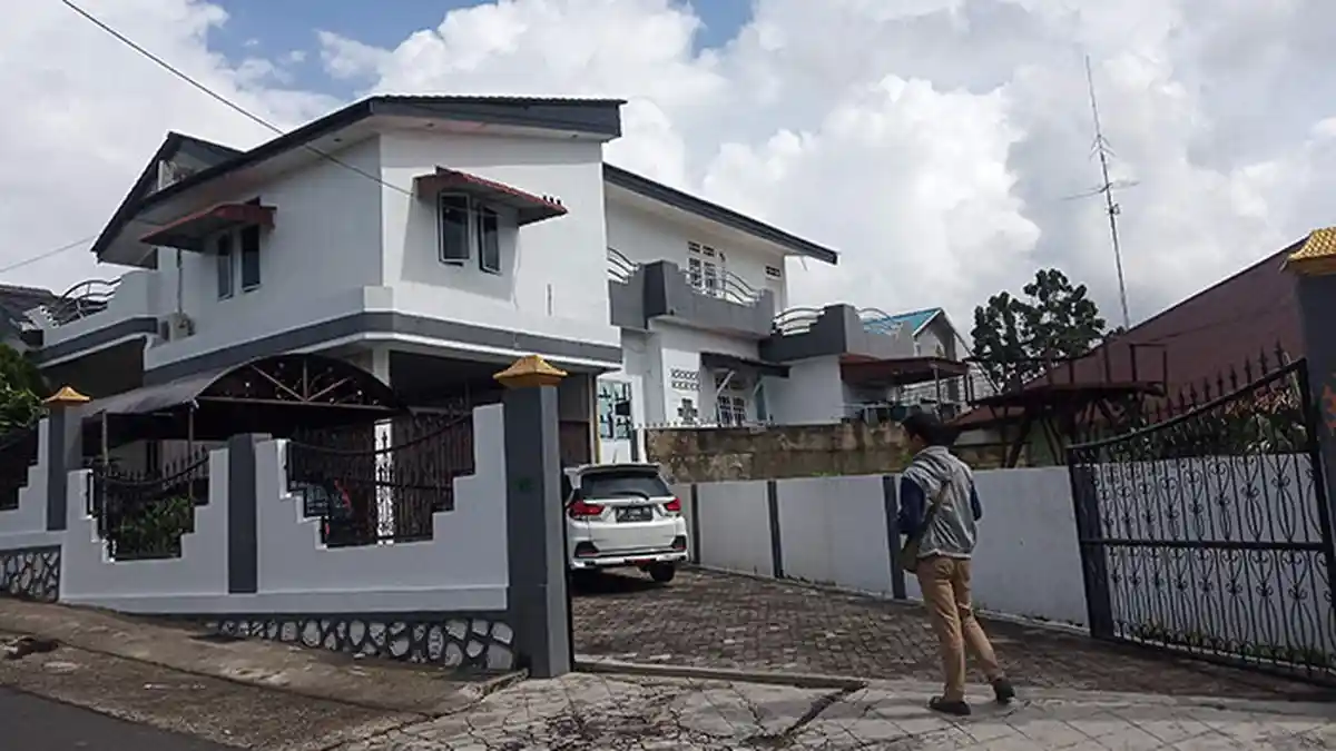 Ketua RT Benarkan Rumah Bupati Lingga Alias Wello di Tanjungpinang Digerebek KPK
