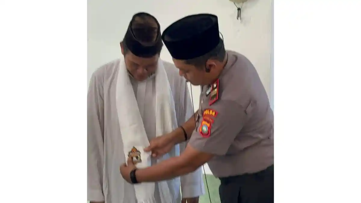 Kapolsek Siantan Anambas Punya Cara Unik Rangkul Ulama, Sorban Putih ...