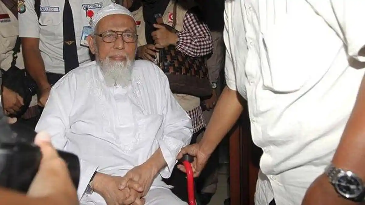 Dirawat di RSCM, Narapidana Kasus Terorisme Abu Bakar Ba'asyir Demam Tinggi dan Radang