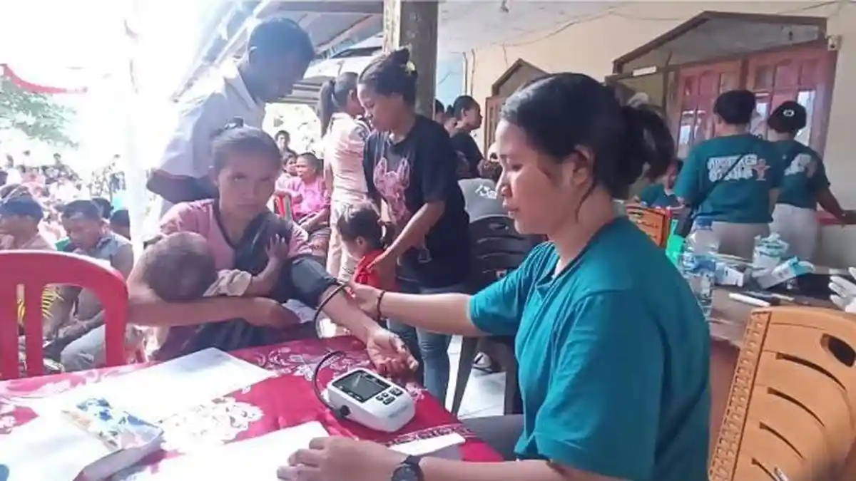 Ikatan Apoteker Indonesia Cabang Sikka Gelar Pengobatan Gratis di Desa Lewomada