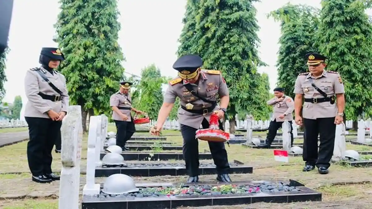 Kapolda Sumsel Tabur Bunga, Kenang Jasa Pahlawan, Sempena Hari Bhayangkara ke-78