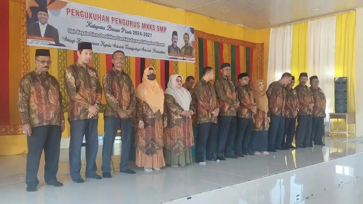 Kadisdikbud Lantik Pengurus MKKS SMP Bireuen, Adrian MPd Jabat Ketua