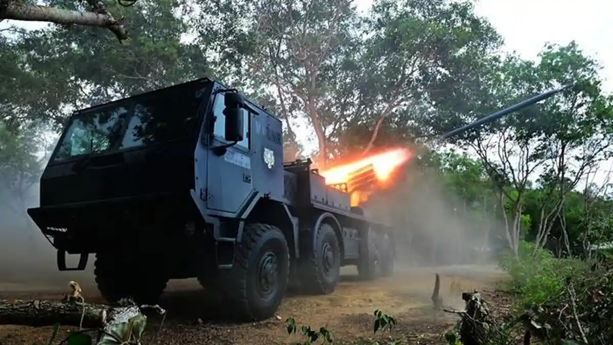 TNI AL Gelar Latihan Anti Akses dan Anti Amfibi di Bangka, Libatkan Drone hingga MLRS - 20260215-TEKNOLOGI-LATOPSHANTAI-Latihan-Operasi-Pertahanan-Pantai-1234a.jpg