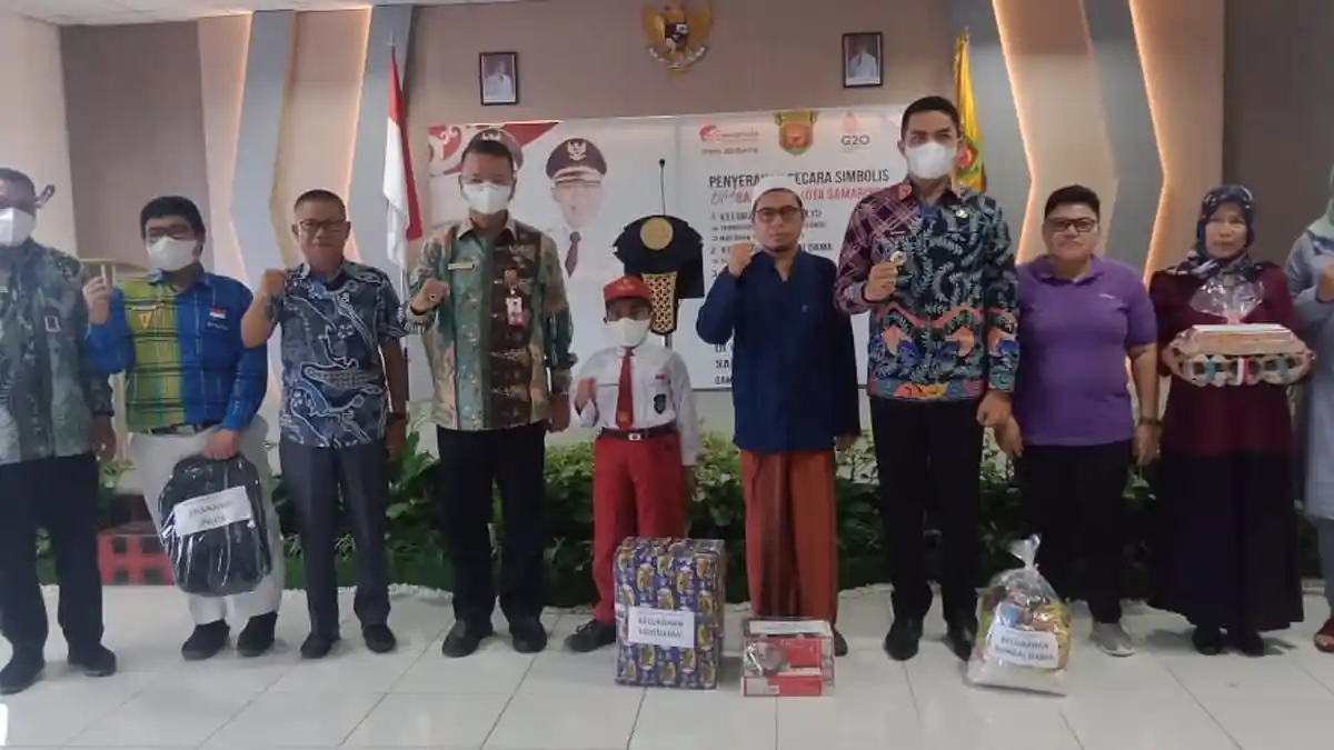 Andi Harun Serahkan Bantuan Pro Bebaya di Samarinda Ilir, RT Diminta Turunkan Jumlah Warga Miskin