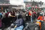 Unjuk Rasa di Tugu Kartasura, Mahasiswa yang Terlibat Saling Dorong dengan Aparat Kepolisian