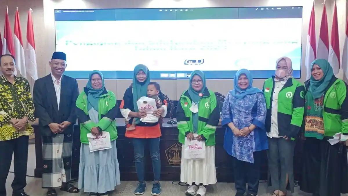 Pertebal Mental Driver Ojol Perempuan di Gresik, LDNU Berikan Siraman Rohani