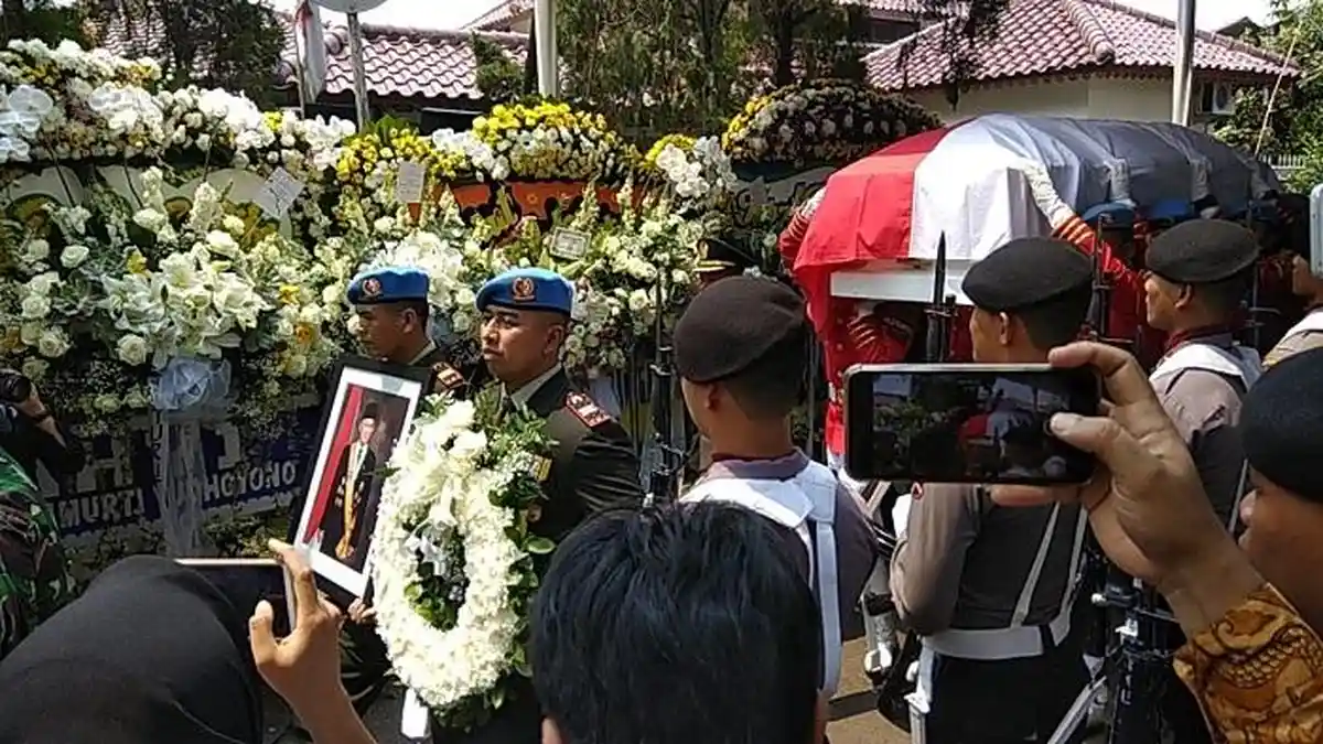 Warga Diberi Kebebasan Antar Jenazah Habibie ke Tempat Peristirahatan Terakhir