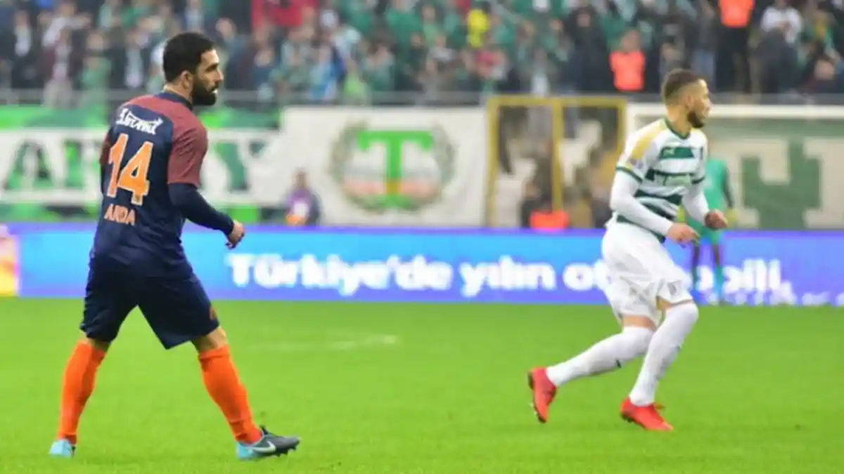 Video Gol Indah Arda Turan di Laga Debut Bersama Klub Barunya