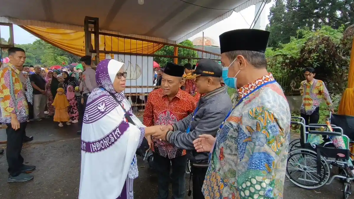 Kemenag Beri Kebijakan Baru Petugas Tenteng Tas CJH Sampai Kamar