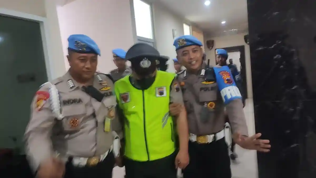 Polisi Semarang Pemeras Warga Tak Dipecat Cuma Demosi, Padahal Pernah Terlantarkan Keluarga