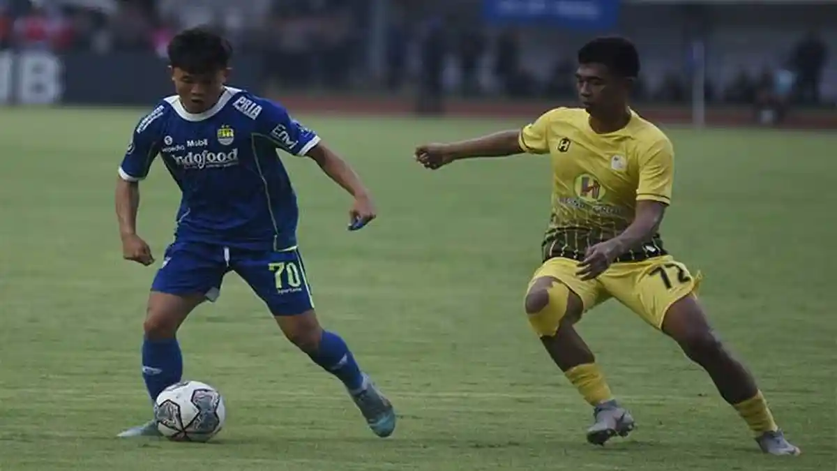 Profil Striker Muda Persib Arsan Makrin yang Berhasil Dapat Kepercayaan Tampil di Liga 1