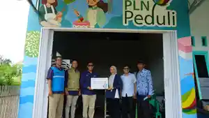 Bantuan-PLN-Peduli-di-Pringsewu.jpg