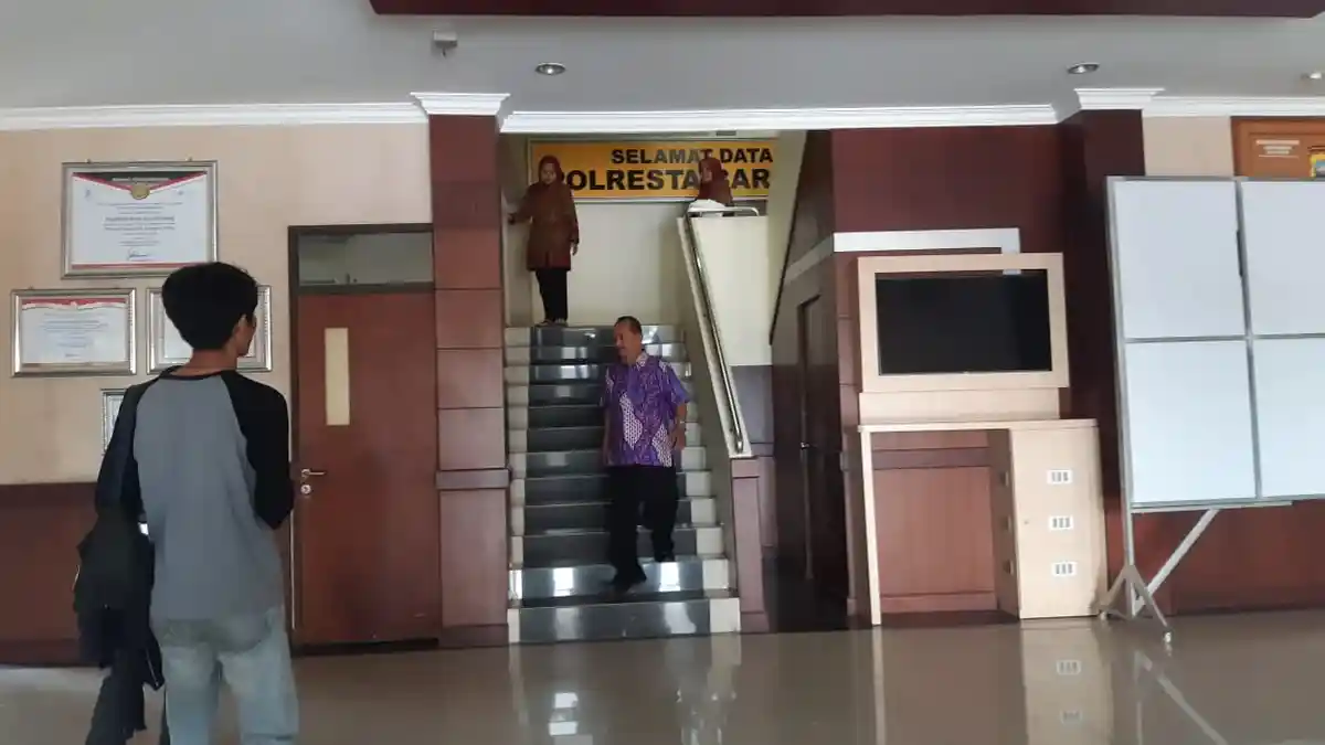 Syamsuardi, Kepala DPMPTSP Provinsi Kepri yang Dibawa Nurdin Basirun dari Karimun juga Diperiksa KPK
