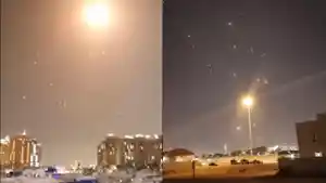 Langit-kota-Dohar-Qatar-usai-Iran-melancarkan-serangan-rudal-ke-Pangkalan-Militer-AS-di-Qatar.jpg