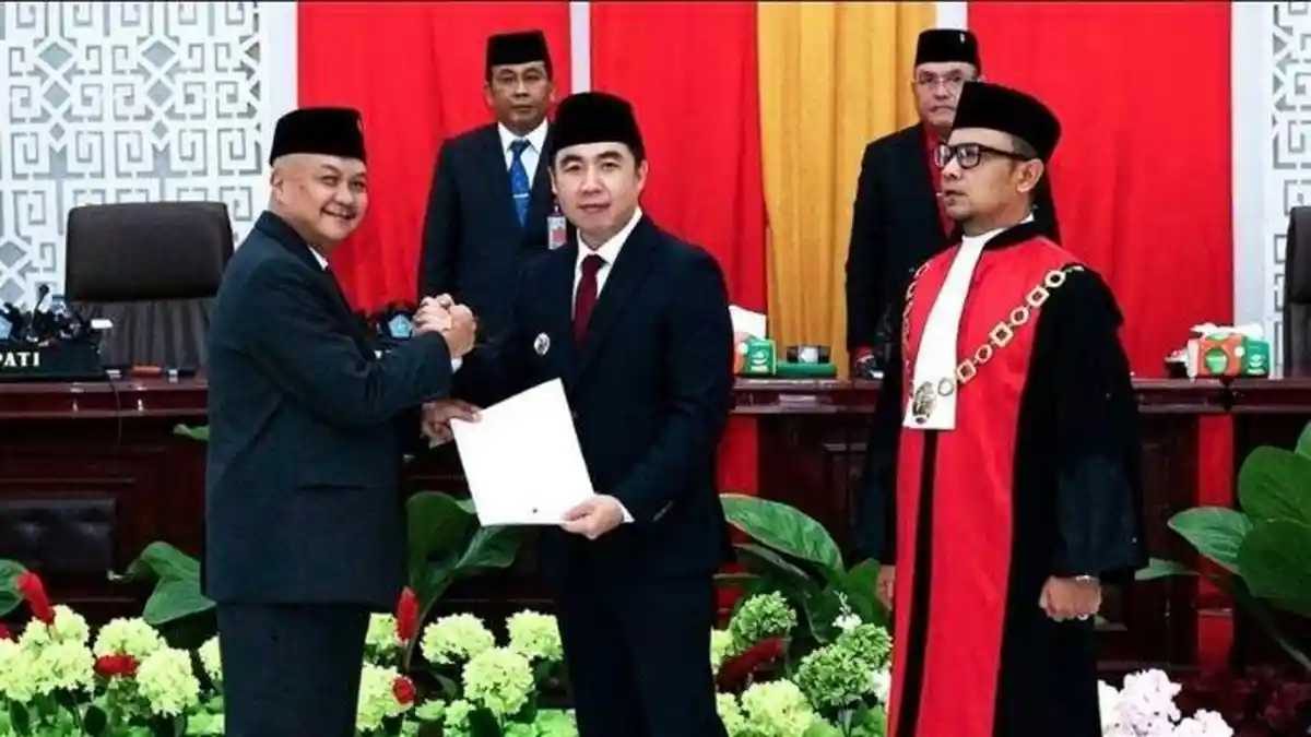 Denny Roy Tampi Resmi Pimpin DPRD Sangihe, Ferdy Sondakh Titip Pesan Jangan Lupakan Rakyat - Tribunmanado.co.id