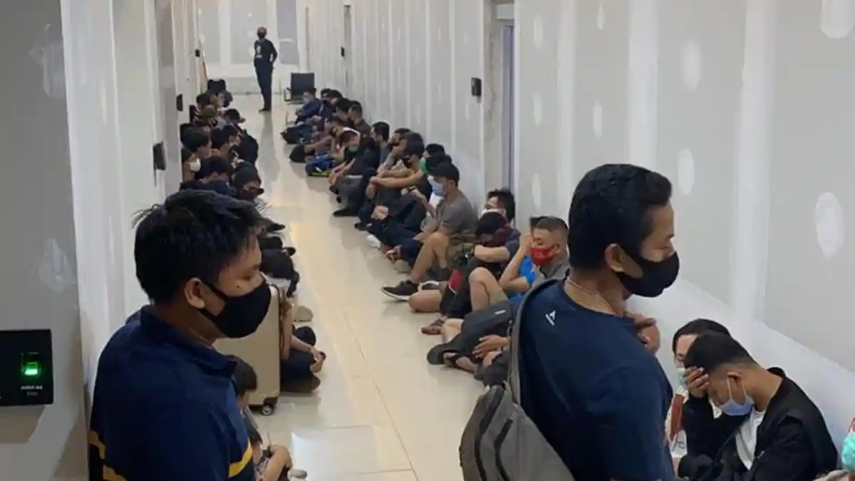 Ada yang Positif HIV, Polisi Temukan Kondom dan Obat Perangsang di Pesta Kaum Gay di Kuningan