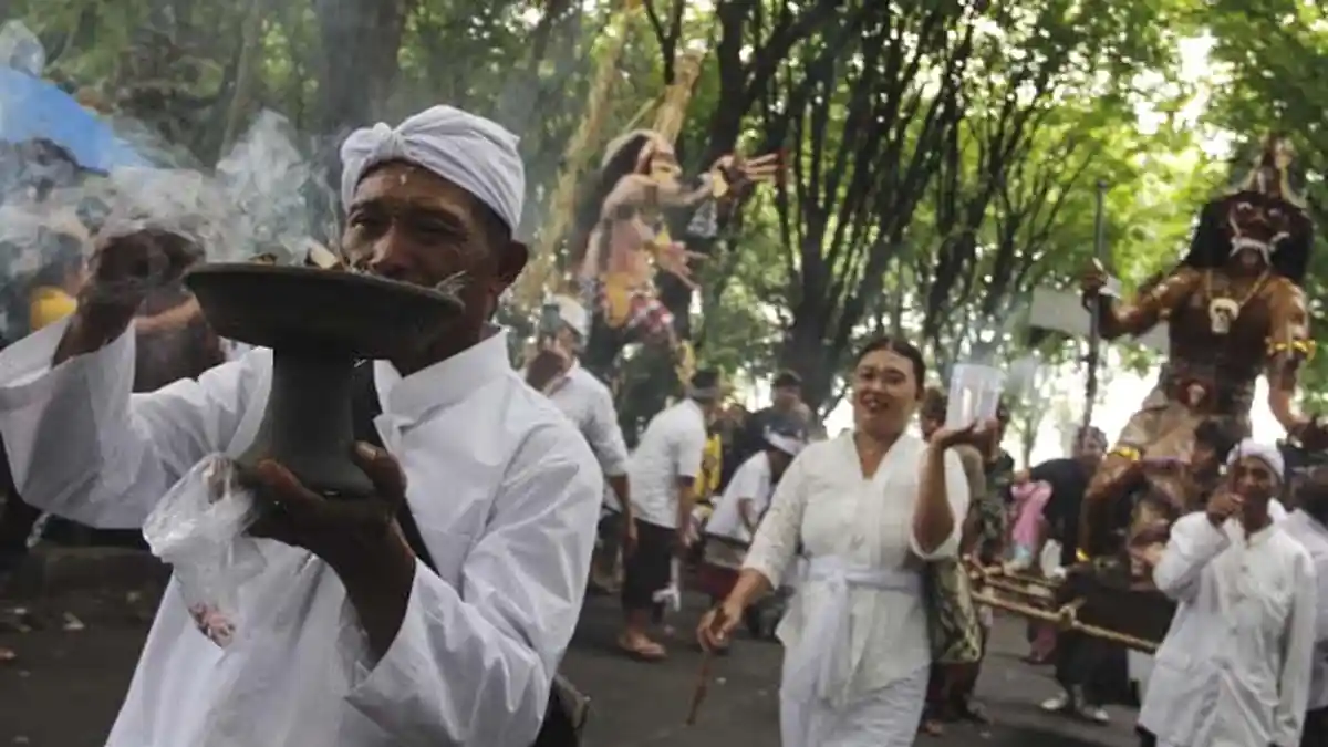 Umat Hindu Mojokerto Gelar Upacara Tawur Agung Kesanga, Butakala dan ...