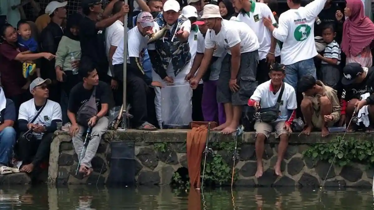 Mancing Bersama Warga Desa Pasir Jambu Sukaraja, Rudy Susmanto Ajak Bangun Bogor Bersama-sama