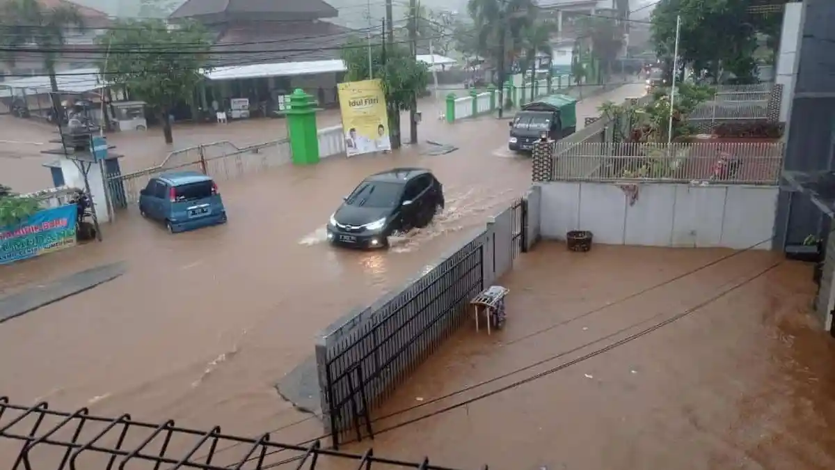 Masjid di Islamic Centre Sumedang Terendam Banjir Sore Tadi, Ini Penyebabnya