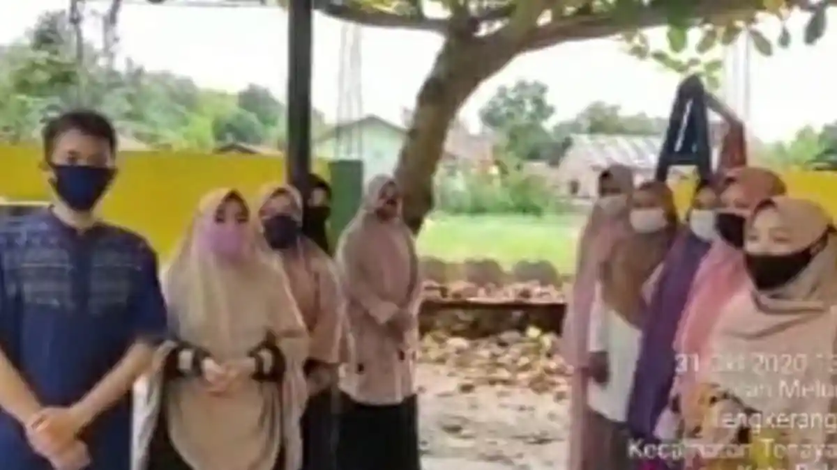 Guru SD Minta Tolong Kapolri dan Presiden Setelah Sekolah Dirusak Satu Keluarga