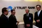 Logo Baru Bank J Trust