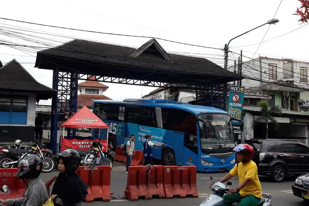 Tak Ada Angkutan Umum, Masyarakat Disarankan Naik Bus Damri