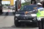 pemudik-disuruh-putar-balik-di-gt-cileunyi.jpg