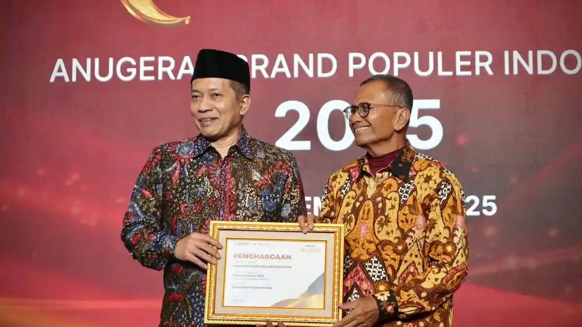 Menteri Fery dan Program KDKMP Raih Disway Awards 2025 sebagai Program Pemerintah Terpopuler