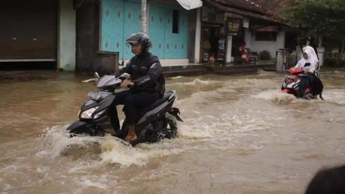Sungai Piji Meluap Empat Desa Mejobo Kudus Terendam