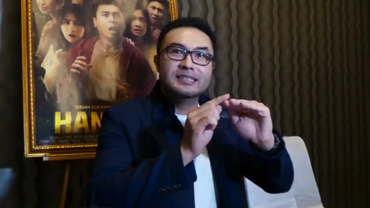 Surya Saputra Lebih Panik Saat Ada Nyamuk di Kamar daripada Tangisan Anak