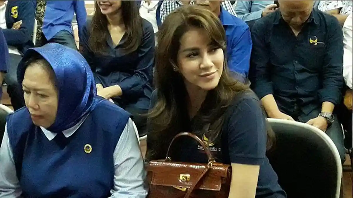 Lirik Dunia Politik, Olla Ramlan Daftar Jadi Caleg DPR RI dari Nasdem