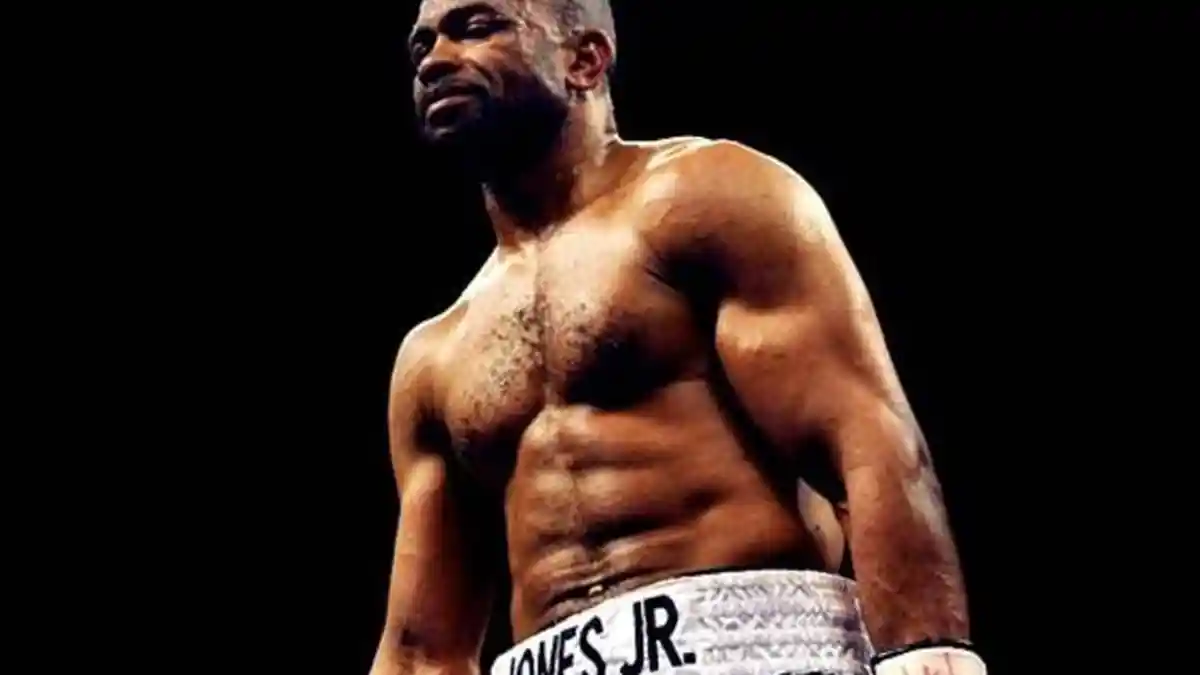 Roy Jones Jr Incar Legenda UFC, Andai Selamat dari Mike Tyson