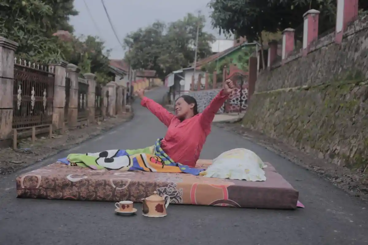 Pose Warga Rancakalong Sumedang Bangun Tidur di Jalan Mulus Makin Viral Diunggah Ulang Pj Bupati