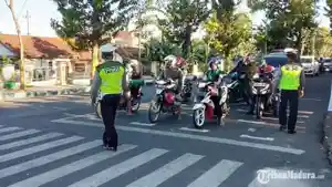 operasi-zebra-patuh-semeru-2020-di-jalan-jokotole.jpg