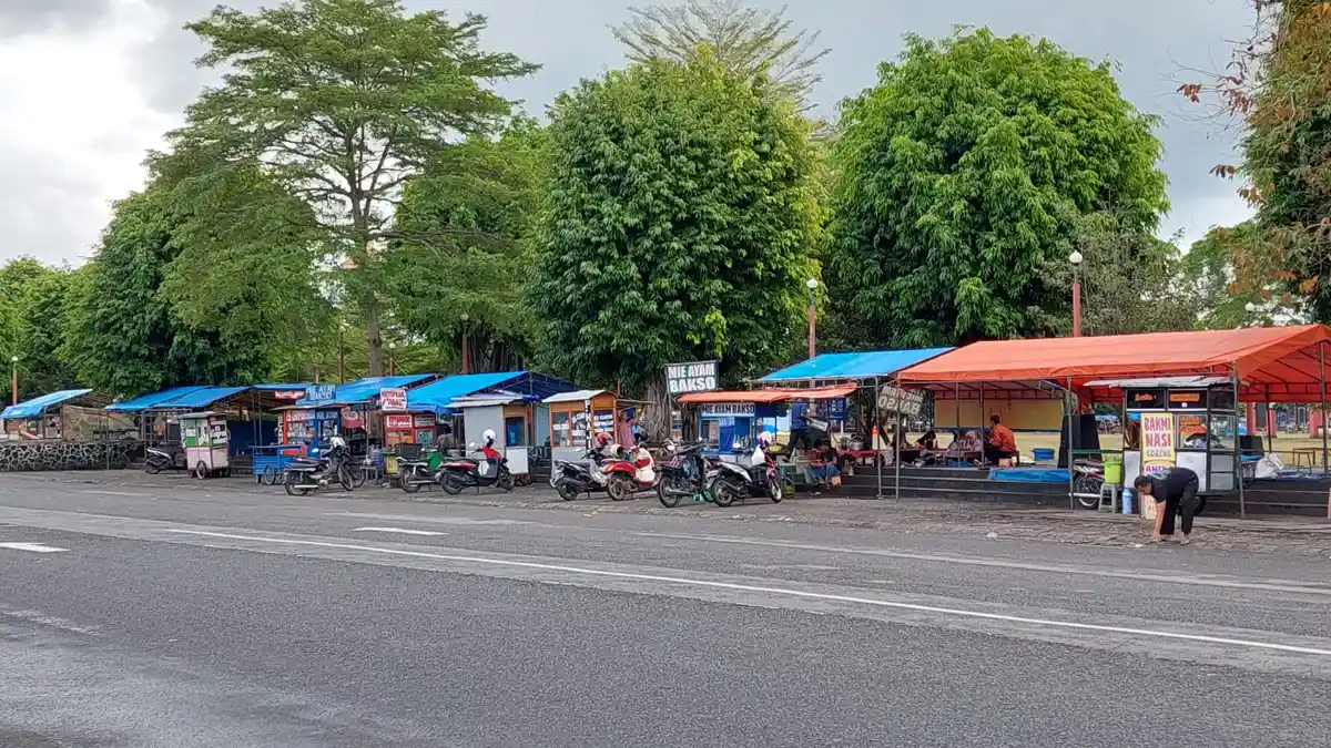 Alun-alun Kota Kebumen Ditata, PKL Harus Terima Direlokasi