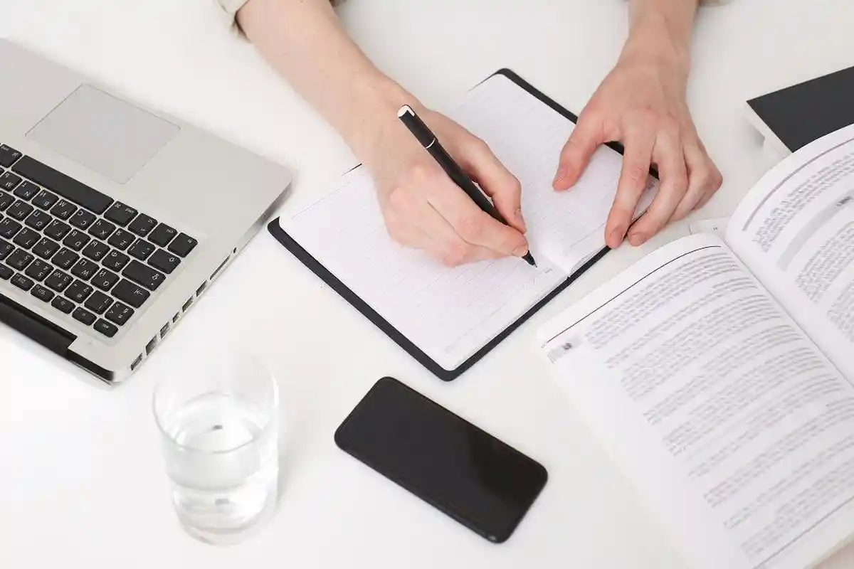 CONTOH Teks Pembawa Acara Rapat Wali Murid SD SMP SMA dan SMK