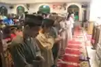 Warga Samarinda Lakukan Shalat Gerhana